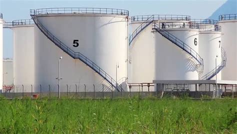 UKET Chemicals/Oils CONE ROOF STORAGE TANK, Capacity: 2000 l to 200000 ...