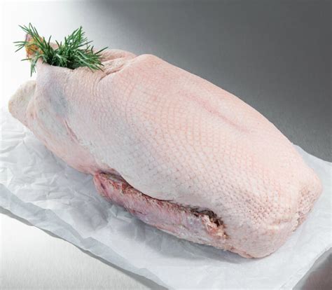 Learn how to cook roast goose with our in-depth recipe for home cooking. Perfect for Christmas ...