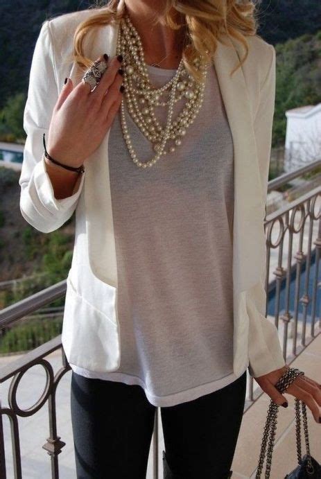 Great Pearl Necklace Outfit Ideas 70+ 19 | Pearl necklace outfit, Summer work outfits, Fashion