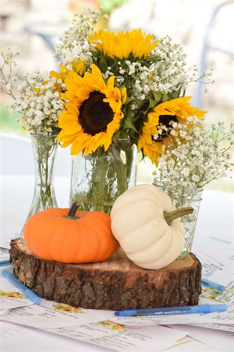 Fall Themed Baby Shower + Free Printable - Deloverly | Pumpkin theme ...