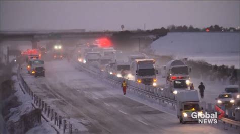 More than 130 cars pile up in massive crash during Japan snowstorm - National | Globalnews.ca