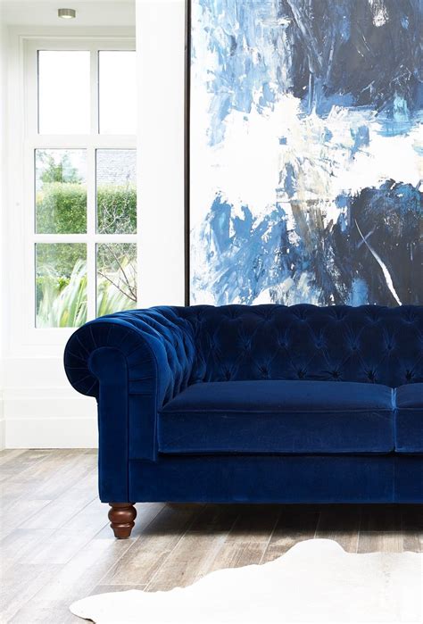 Timeless style and classic elegance ensure that this Velvet Blue Chesterfield Sofa in will be ...