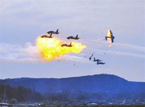 Ramstein air show disaster ! 70 deaths and 346 serious injuries ...