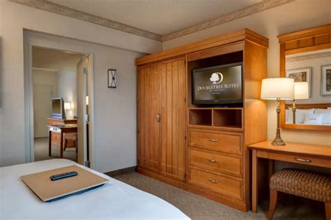 DoubleTree Suites by Hilton Phoenix (Phoenix, AZ): What to Know BEFORE You Bring Your Family