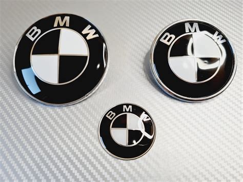 BMW Badge Set (x3) - Black & White