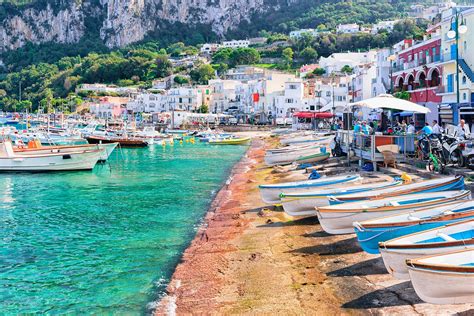 OSTROV CAPRI | Delfín Travel