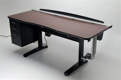 Ergo Vanguard Office 72 adjustable height desk | Martin & Ziegler