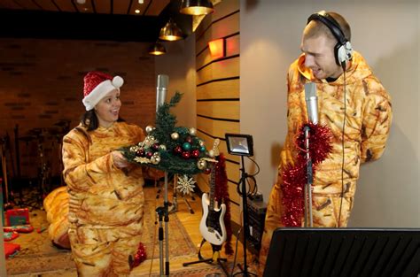 Landbaby’s ‘I Love Sausage Rolls’ Is The No 1 UK Christmas Single | Billboard – Billboard