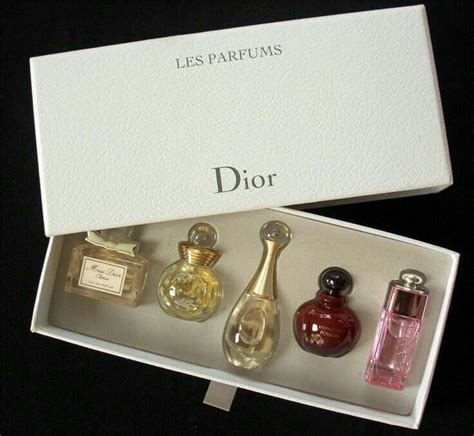 Idea by Mo on Beauty in 2020 | Perfume, Perfume gift sets, Perfume gift