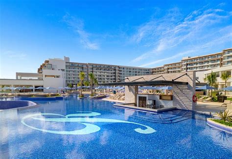 ROYALTON SPLASH RIVIERA CANCUN, AN AUTOGRAPH COLLECTION ALL-INCLUSIVE ...