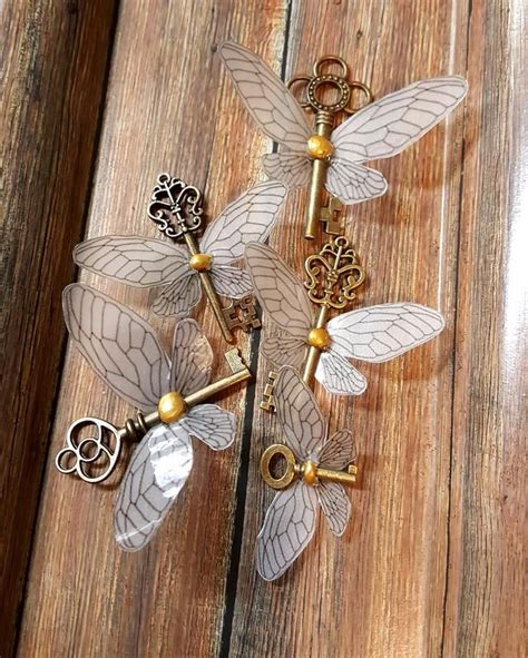 Winged Keys! Harry Potter inspired flying keys, ornaments, props, cosplay, weddin… | Harry ...