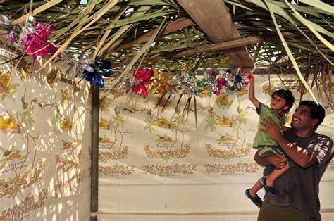 How to Build a Sukkah With Your Family | PJ Library