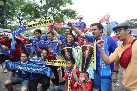 Unidentified Thai Football Fans in Action Editorial Stock Photo - Image of december, goal: 54930713