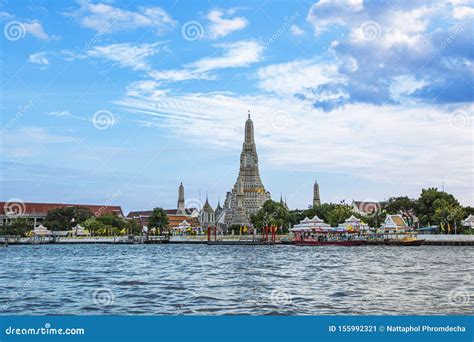 Wat Arun, Temple of Dawn, Wat Arun is a Buddhist Temple in Bangkok ...