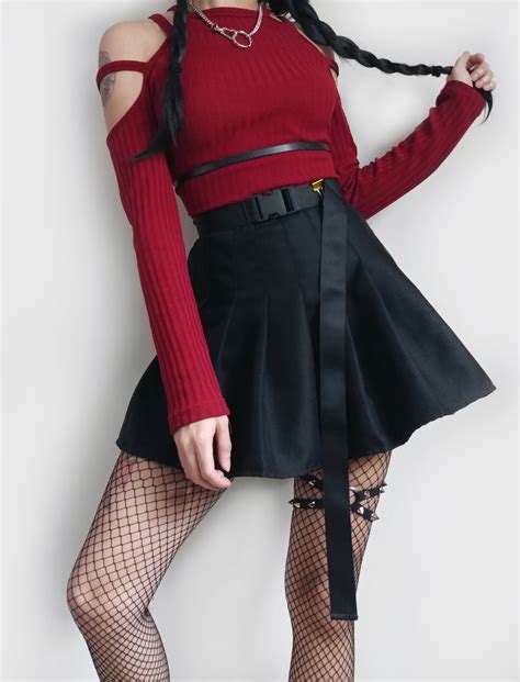 Black Pleated Skirt and Red Top | Korean outfits, Hipster outfits ...