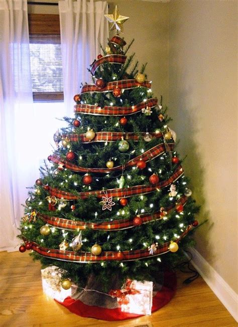 35 Real Christmas Tree Decorations Ideas You Will Love - Decoration Love