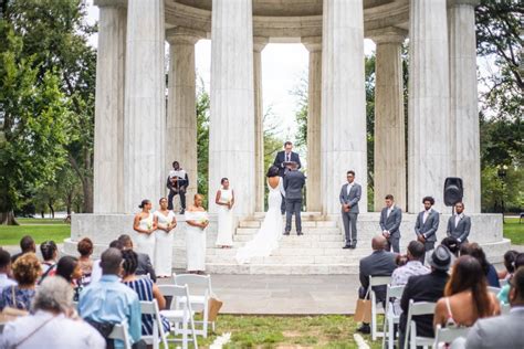 The Duties of a Wedding Officiant - Zola Expert Wedding Advice