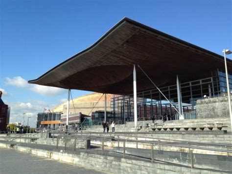 Senedd debates plan to ban lying in the Senedd - Carmarthenshire News Online