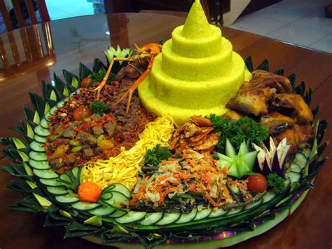 Nasi Tumpeng