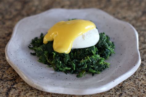 Classic Hollandaise Sauce Recipe