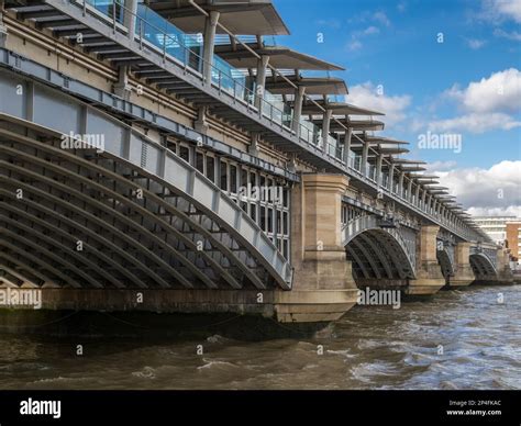 View of Blackfriars Bridge Stock Photo - Alamy