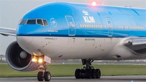 KLM Boeing 777-200ER (B772) landing & departing Montreal (YUL/CYUL ...