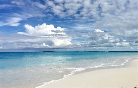 Exuma Island Vacation | The Dillycrab Beach