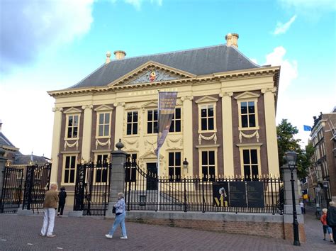 The Great Museum Marathon of 2015: Day 16: Mauritshuis: A Museum from ...