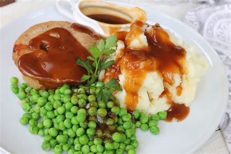 Pie, Mash & Gravy, Convenience-style — V30