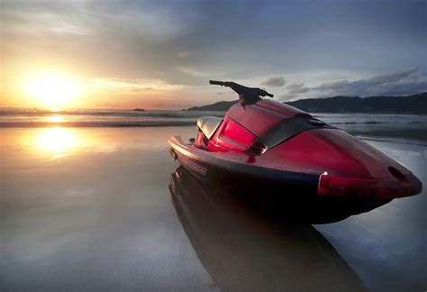 The-comprehensive-guide-to-jet-skiing-everything-you-need-to-know ...