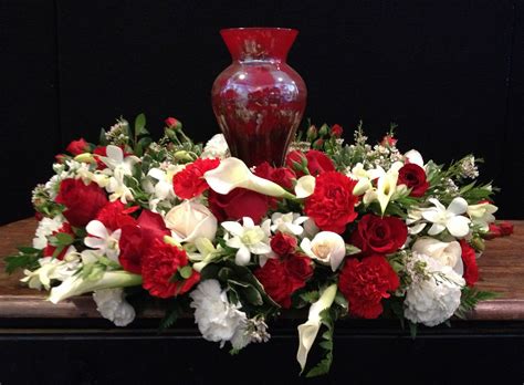 Pin by Miriam Ring on cremation arr'ts in 2021 | Memorial flowers, Funeral flowers, Flower ...