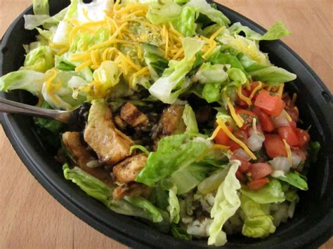 taco bell chicken salad bowl