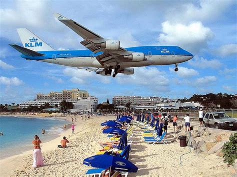 Maho Beach: Planes Landing Above Your Head