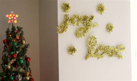 Christmas Garland Wall Art DIY - Fro Plus Fashion