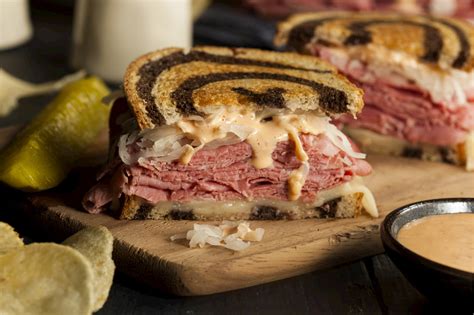 Pastrami Reuben on Rye Recipe – Grubstick