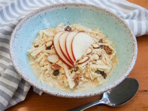 Swiss Bircher muesli (the original overnight oats) - Caroline's Cooking