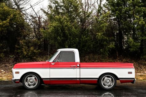 Chevy C10 w/ 20