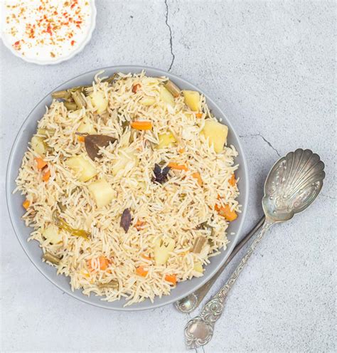 One Pot Vegetable Pulao Rice Recipe - Flavours Treat