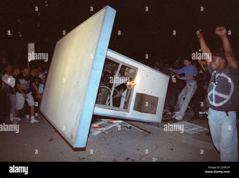 Rodney king los angeles riots 1992 hi-res stock photography and images ...