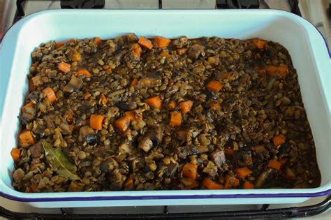 Vegan Cottage Pie (Shepherd's Pie) - The Pesky Vegan