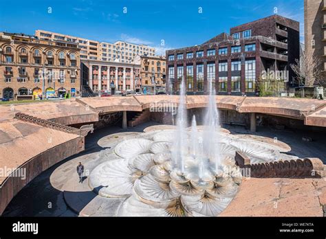 Armenia, Yerevan, fountain of Republic Square metro station Stock Photo ...