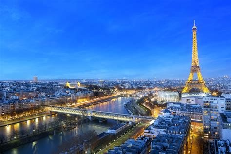 Paris Travel Guide