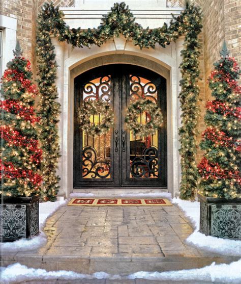 21 Extravagant Christmas Decorations For Your Front Door