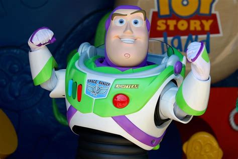 PHOTOS: NEW Buzz Lightyear & Jessie Character Costumes Make Global ...