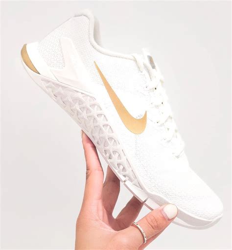 NIKE Metcon 4 Champagne white sneakers | Nike sneakers, white sneakers ...