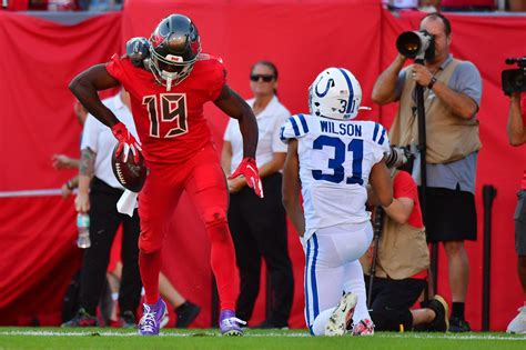 Colts vs. Buccaneers: Defensive grades