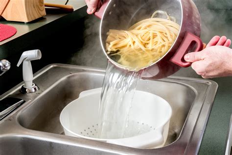 Here Are The Hidden Complexities Behind Boiling Water, According to Science | Cookist.com