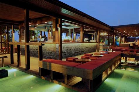 Deck Bar - Picture of Salt House, Cairns - TripAdvisor