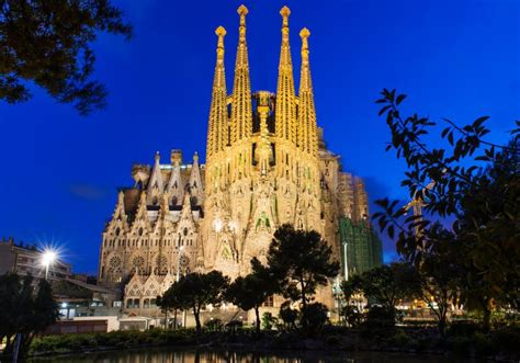 Night View of Sagrada Familia in Barcelona Editorial Image - Image of holiday, catalunia: 31457880