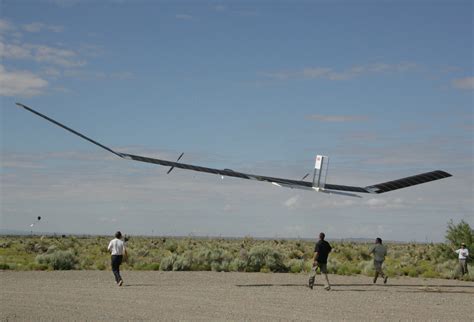 Airbus Zephyr: The eternal high-altitude surveillance sun-drone | Ars ...